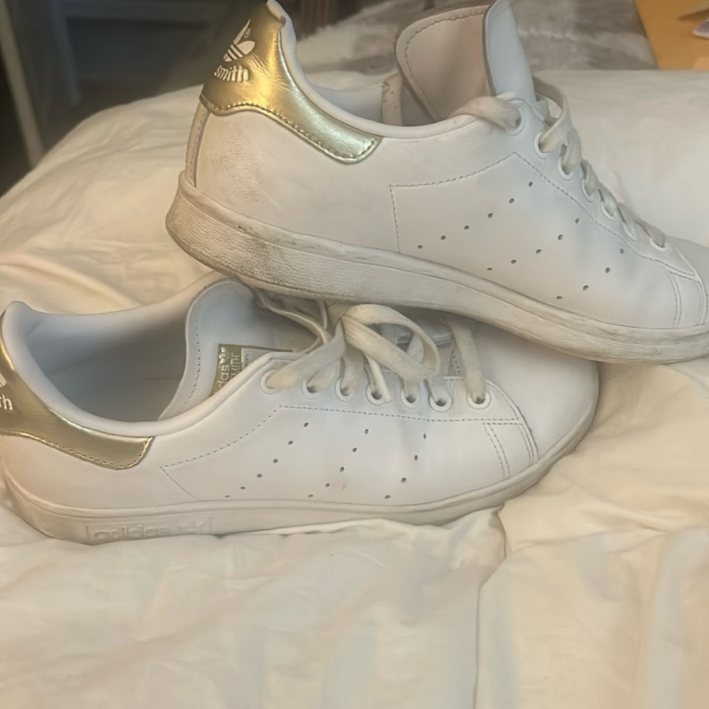 Adidas Stan smith white with gold trim